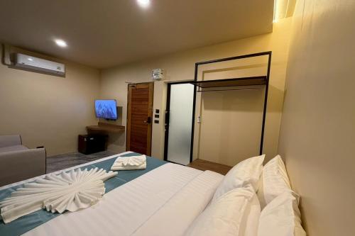 sand mare karon hotel