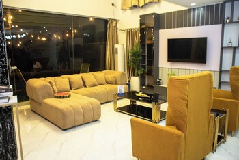 Tredview Hotel And Suites,,3 star