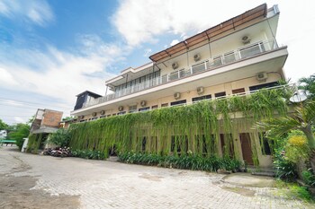 dominic inn semarang by arba