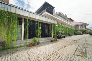 dominic inn semarang by arba