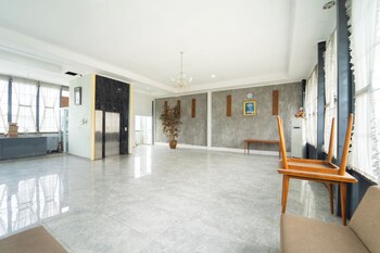 dominic inn semarang by arba