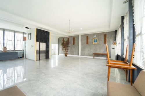 dominic inn semarang by arba
