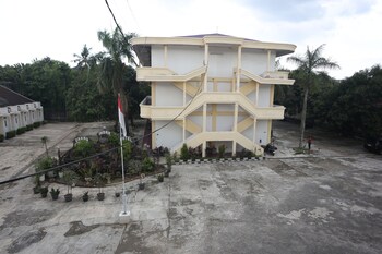 hotel danau indah by arba