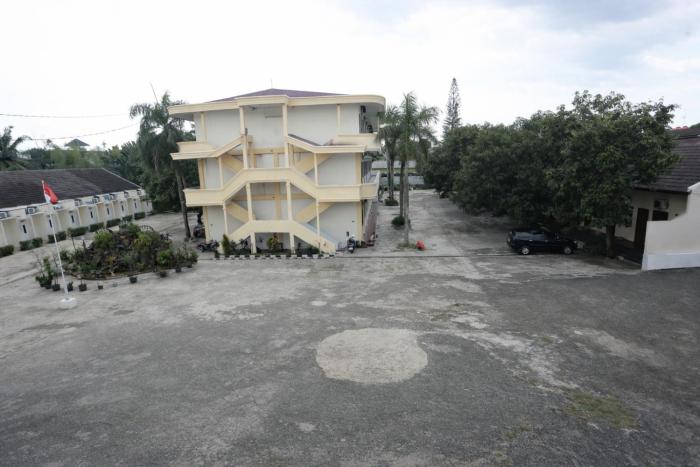 hotel danau indah by arba