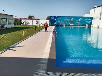 rv pool resort