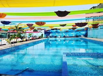 rv pool resort