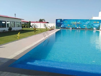 rv pool resort