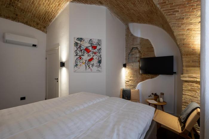 amber hotel italy