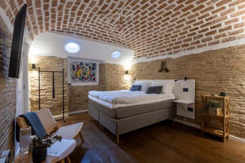 amber hotel italy