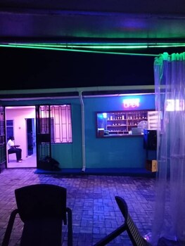 top nosh lounge and bar