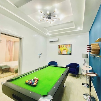 favour shortlet apartment