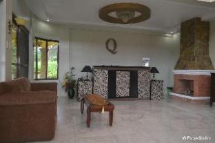 The Q Hotel & Restaurant,Near Picnic Grove,3 star