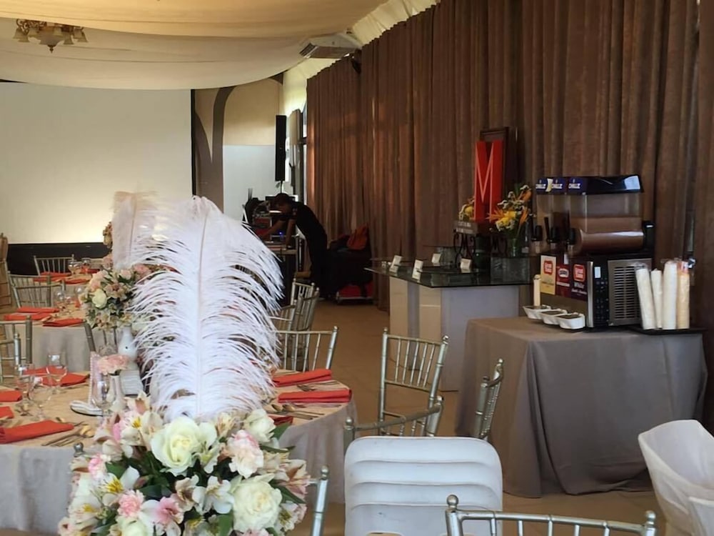 the q hotel and restaurant