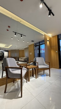 Riva Suites,,3 star