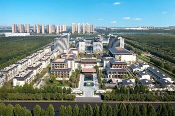 hualuxe xianyang by ihg