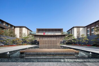 hualuxe xianyang by ihg