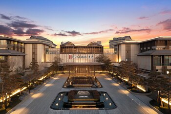 hualuxe xianyang by ihg