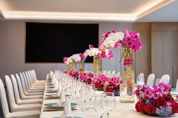 hualuxe xianyang by ihg