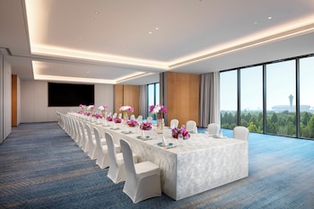 hualuxe xianyang by ihg