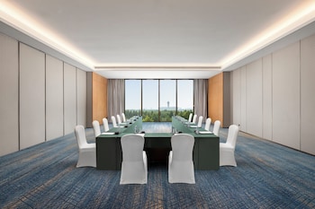 hualuxe xianyang by ihg