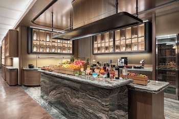 hualuxe xianyang by ihg