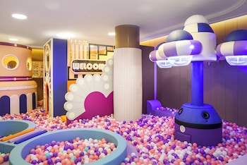 hualuxe xianyang by ihg