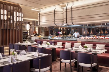 hualuxe xianyang by ihg