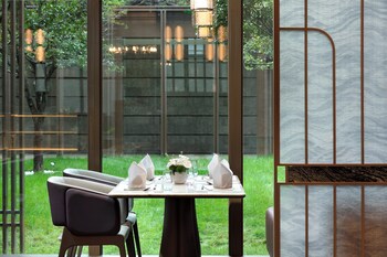 hualuxe xianyang by ihg