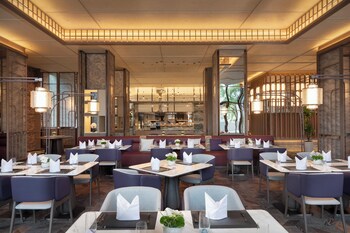 hualuxe xianyang by ihg