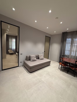 Leopoldo Suites,,4 star