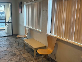 Red Roof Inn Kokomo,,2 star