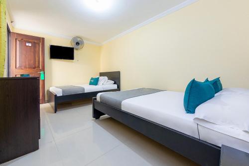 ayenda verony san joaquin