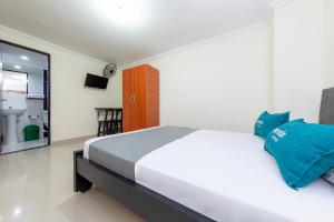 ayenda verony san joaquin