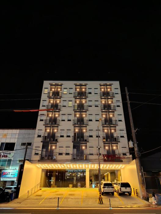 mango suites angeles