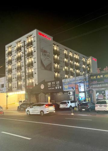 mango suites angeles