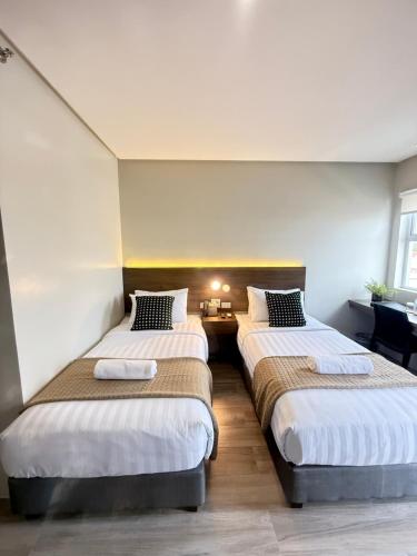 mango suites angeles