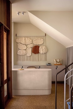 Owston Hotel,,3 star