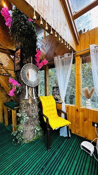 Bawli Treehouse,,2 star