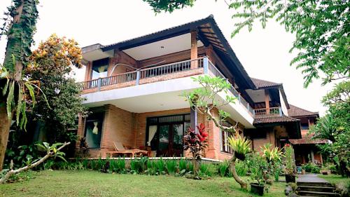 indraprasta guest house ubud