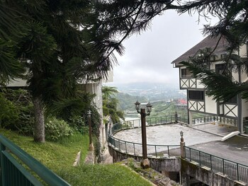 copthorne hilltop resort