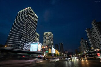 elong anyun hotel shanghai caohejing impression city hongmei road metro station branch