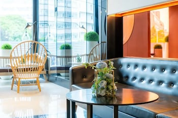 elong anyun hotel shanghai caohejing impression city hongmei road metro station branch