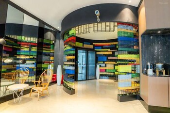 elong anyun hotel shanghai caohejing impression city hongmei road metro station branch