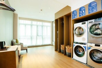 elong anyun hotel shanghai caohejing impression city hongmei road metro station branch