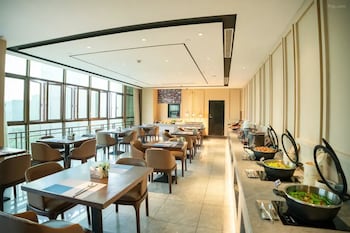 elong anyun hotel shanghai caohejing impression city hongmei road metro station branch