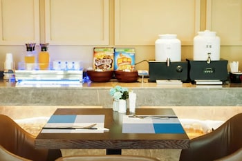 elong anyun hotel shanghai caohejing impression city hongmei road metro station branch