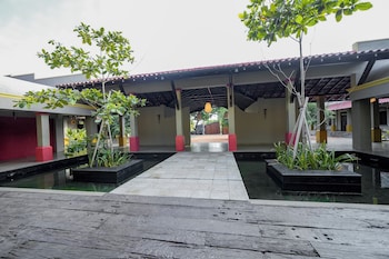 Adaar Kuchchaveli,,4 star