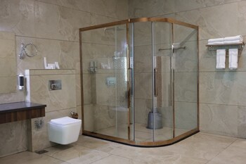 eeleem resorts and spa