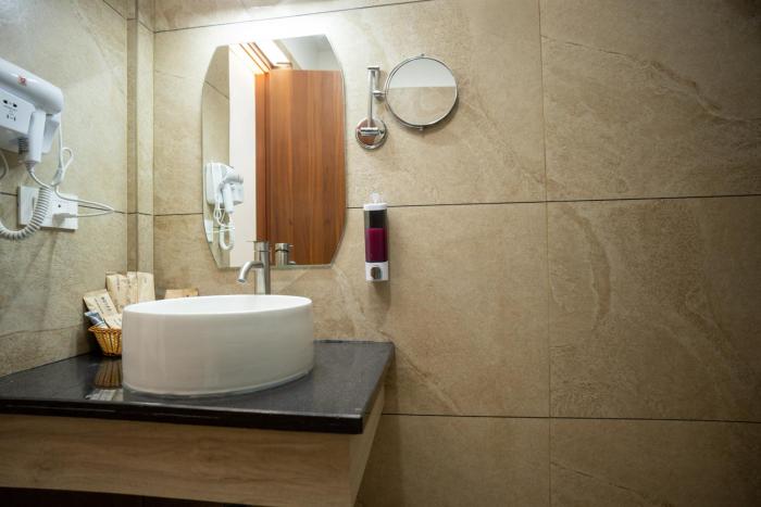 eeleem resorts and spa
