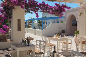 white pearl laokasti suites
